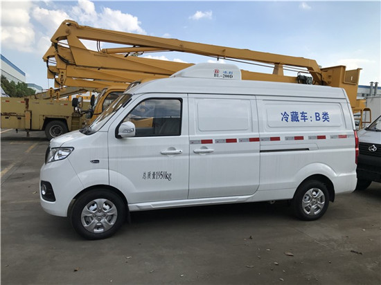 國(guó)六金杯X30面包冷藏車(chē)