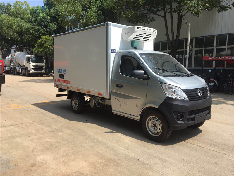 國(guó)六長(zhǎng)安小型冷藏車(chē)