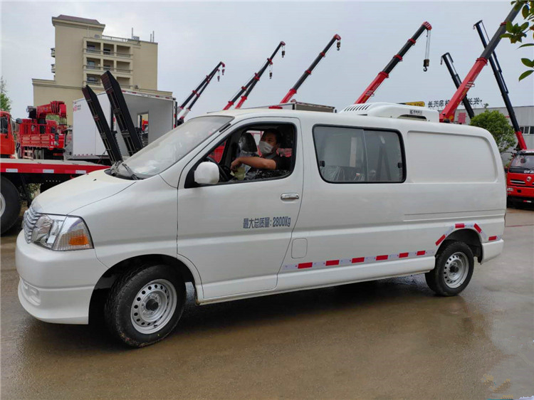 國(guó)六金杯新快運(yùn)雙排冷藏車(chē)