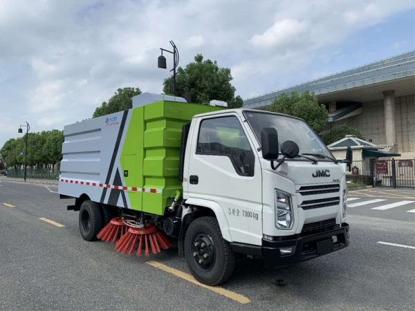 5噸掃路車-江鈴小型國六5立方掃路車廠家價(jià)格