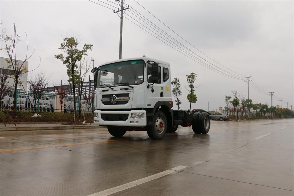 東風D9（3950，康明斯210）國六 內飾照片圖