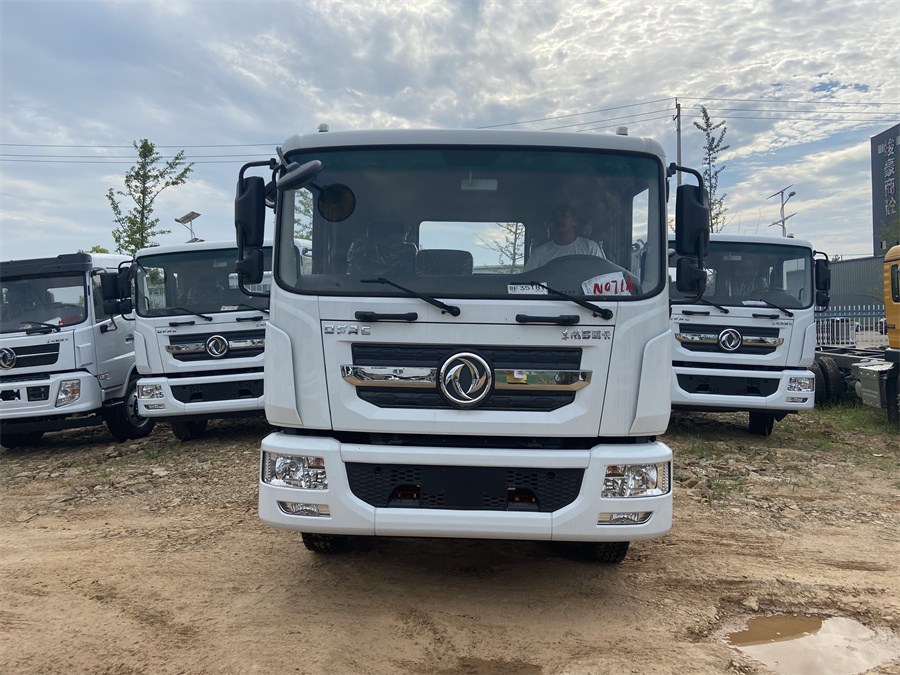 東風D9（4500，玉柴200）國六 內飾照片圖