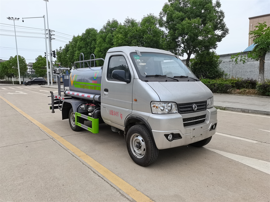 2噸灑水車(chē)-旺龍小型藍(lán)牌國(guó)六2立方灑水車(chē)廠家價(jià)格