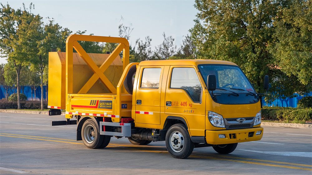 70K防撞灑水車-福田70K防撞緩沖車廠家價(jià)格