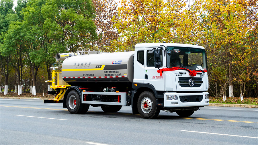 15方 18噸東風(fēng)多利卡D9 4500軸距霧炮灑水車(chē) 凱力做工